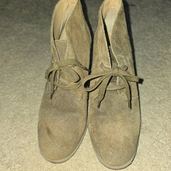 Suede heeled boot - Picture 2 of 3